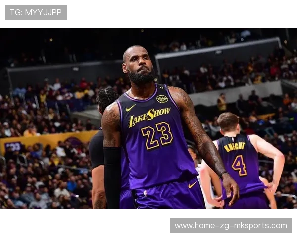 詹姆斯伤情更新：复出时间表与球队战绩影响分析，曝詹姆斯有望在今日复出