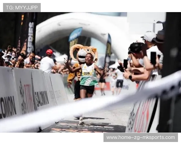 世界冠军被拍到深夜跑步:真狠 世界冠军被拍到深夜跑步:真狠